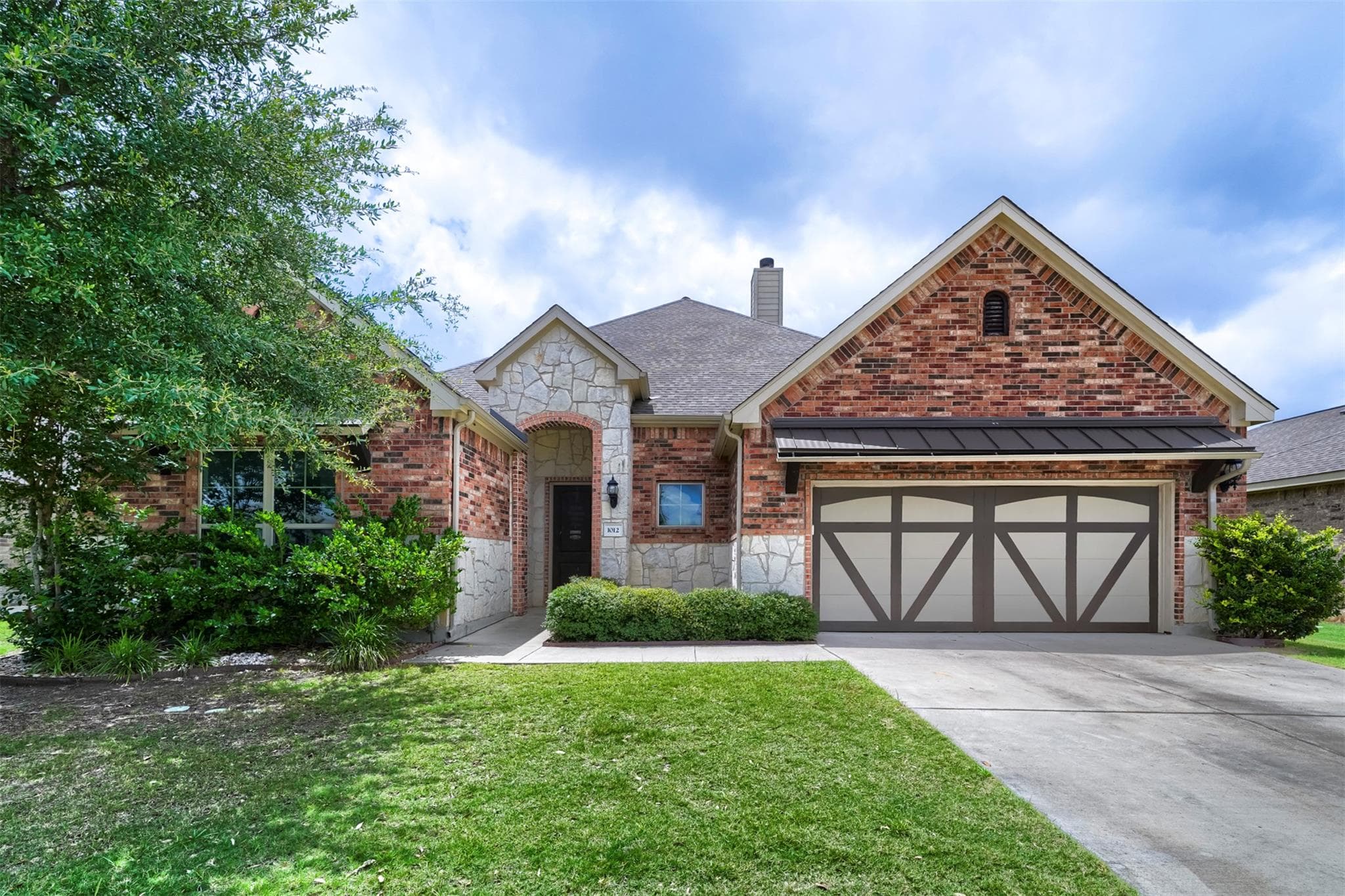 1012 Hillrose DR