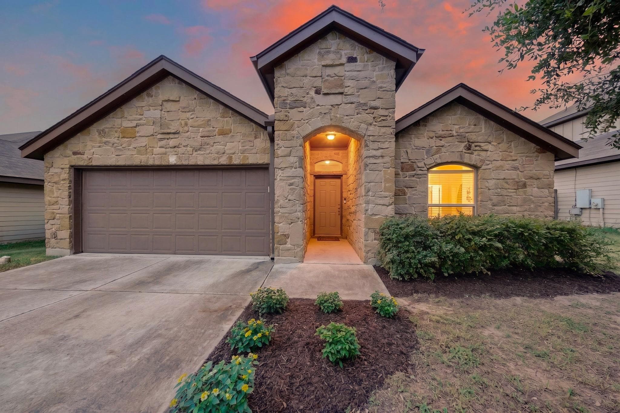 499 Eagle Brook LN