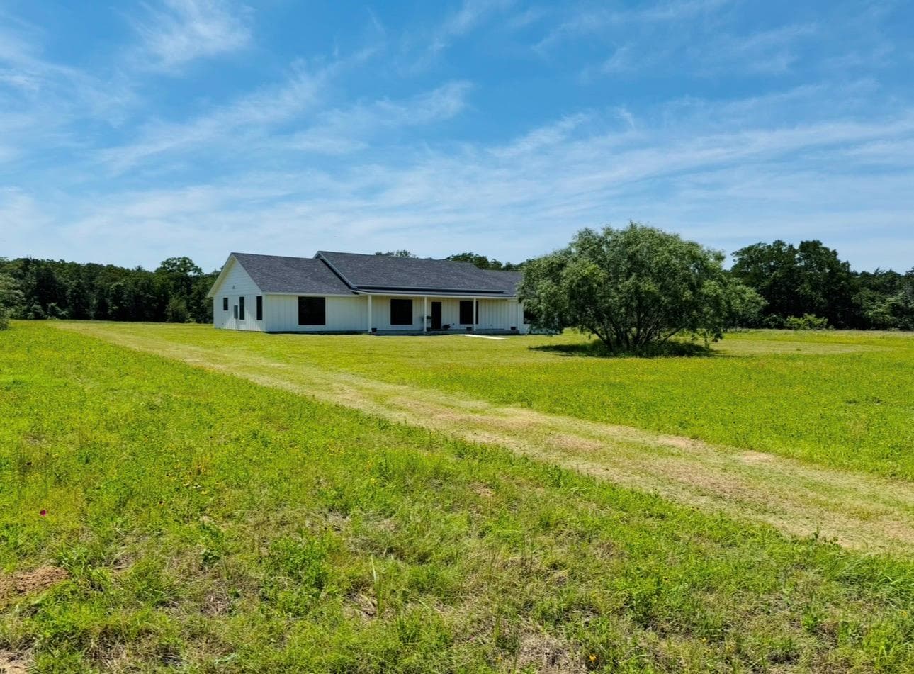 1294 Private Road 7037