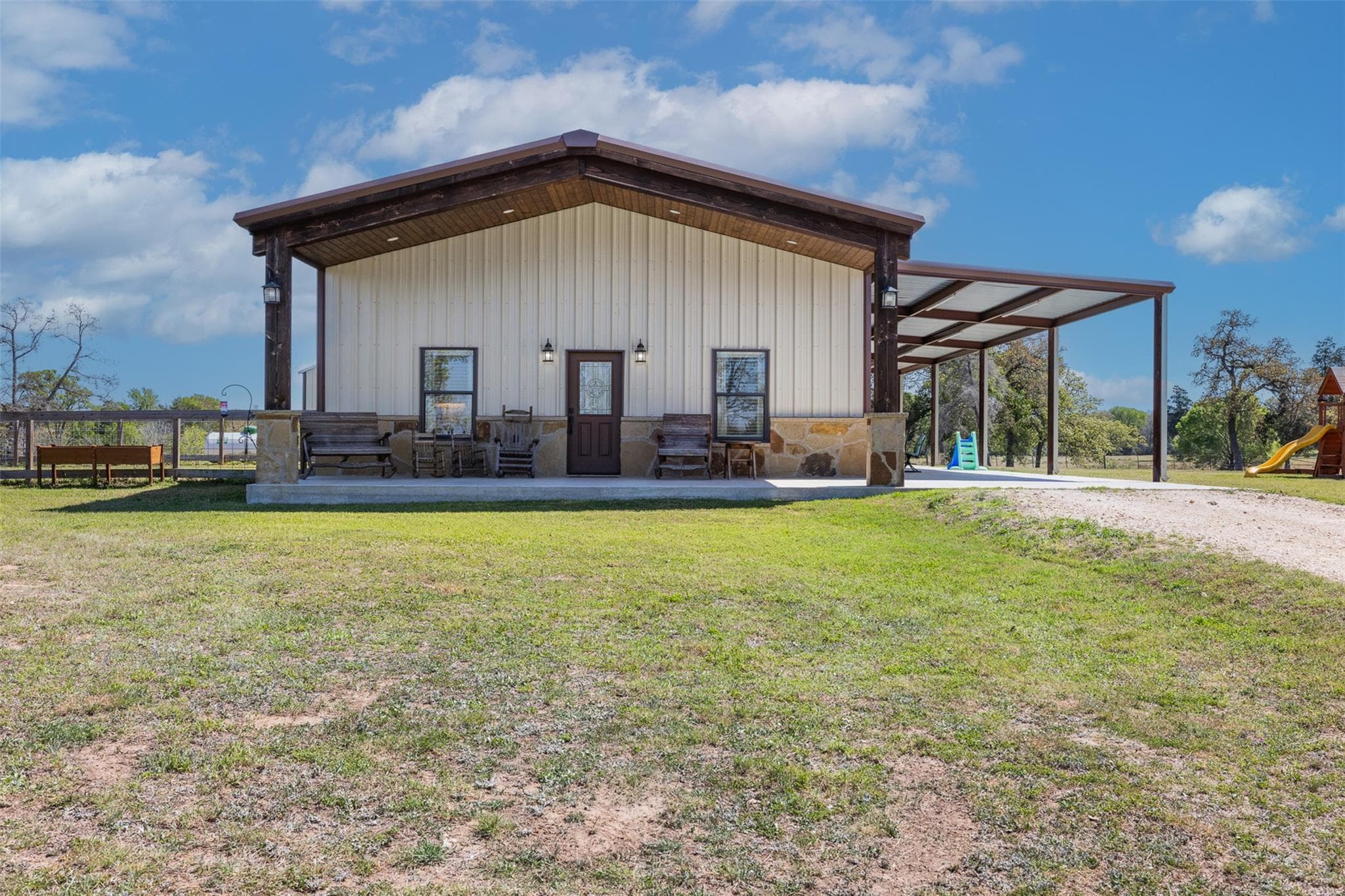 4500 Gibbs LN