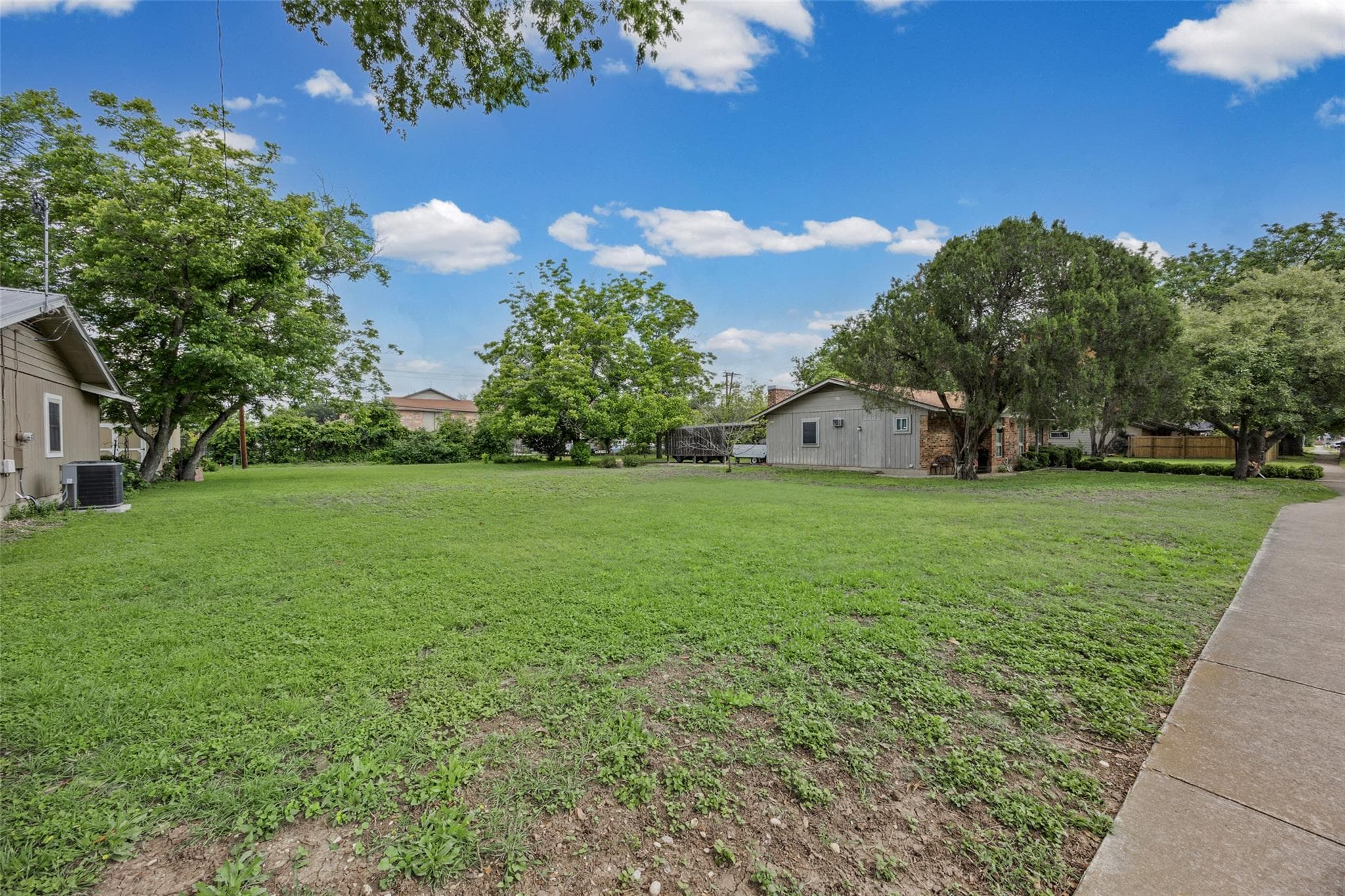 1209 Barbara DR