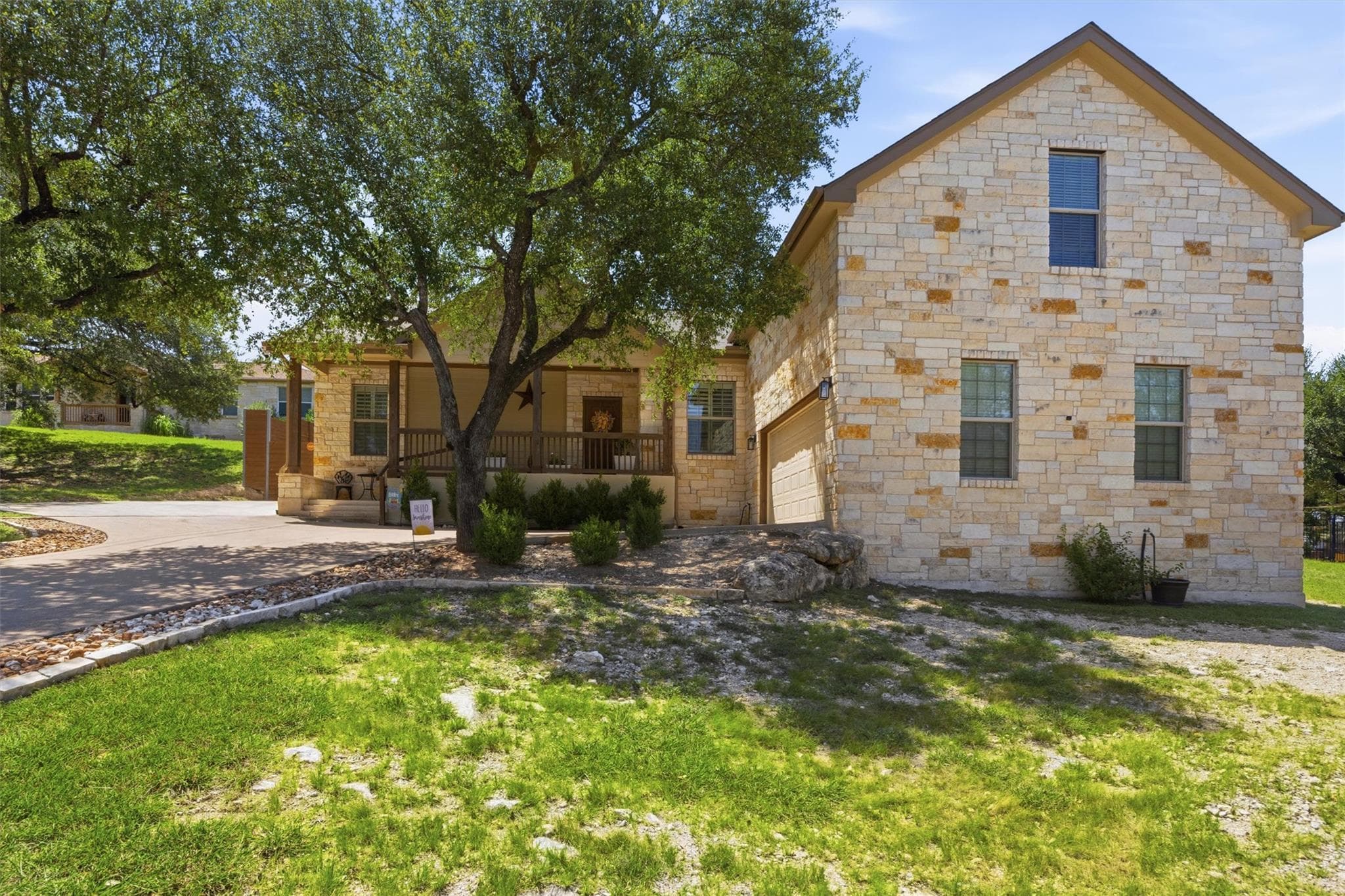 21911 Moffat DR